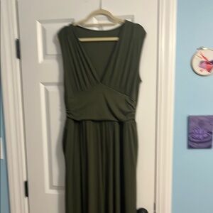 Elegant Olive Green Sleeveless Dress
